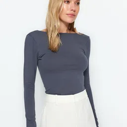 Trendyol Round Neck Fitted Top image 4