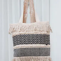 Ariana Geometric Textured Structured Cotton Crochet Tote Bag-picture-18