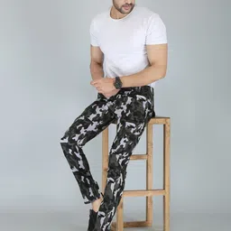 FUBAR Men Camouflage Printed Relaxed Slim Fit Easy Wash Cargos Trousers image 5