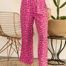 Berrylush Women Pink Floral Print High-Rise Pleated Parallel Trousers-image-11
