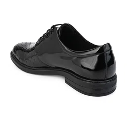 Styli Men Textured Comfort Insole Contrast Sole Lace-Up Derbys image 2