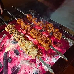 The Gun BBQ 21" Inch Premium Stainless Steel Grade 304 Rust Proof Food Grade Flat Long Skewers (Set of 4) - Barbeque, Grilling, Kebab, Tandoori, Tikka Rods, BBQ Sticks, Barbecue-image-6