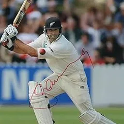 5x7 Inches Original Autographed Photo of New Zealand Cricketer Stephen Fleming-image-85