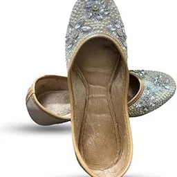 Classic Handcrafted Ethnic Jutti for Women – Ideal for Weddings and Celebrations-image-29