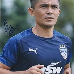 5x7 Inches Original Autographed Photo of Indian Footballer Sunil Chhetri-image-7