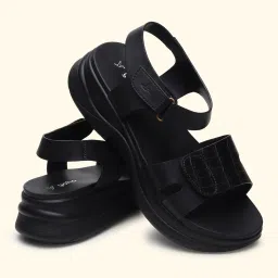 Yoho Women Trailmark 004 Black Sandals image 5