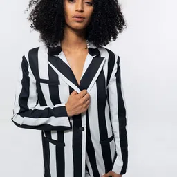 SOTBELLA Striped Single-Breasted Blazer image 3