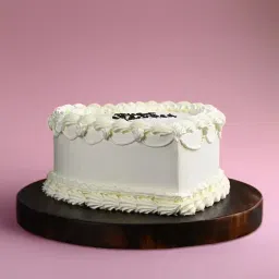 Just Married Wedding Cake image 3