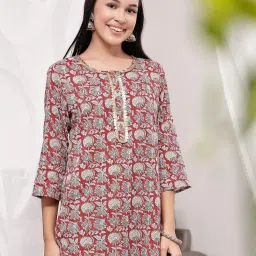 Zelena Red Cotton Zipless Maternity Feeding Top - Embroidered Neck-image-68