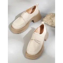 VALIOSAA Cream Smart Loafers image 1
