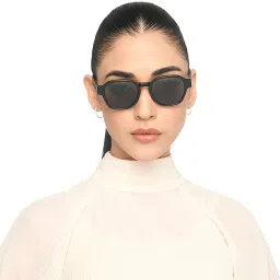 John Jacobs by Lenskart Unisex UV Protected Grey Lens Black Frame Sunglasses image 4