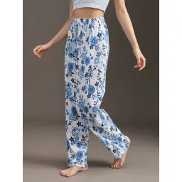 Clovia Cotton Floral Printed Lounge Pyjama with Pocket image 5