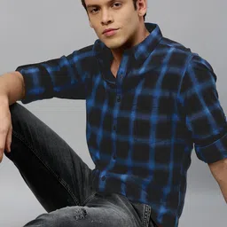 Roadster Men Black & Blue Regular Fit Checked Casual Sustainable Shirt-picture-15