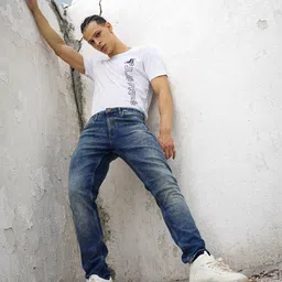 The Indian Garage Co Men Slim Fit Light Fade Stretchable Jeans-image-44