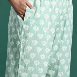 Indo Era Plus Size Floral Embroidered Mirror Work Pure Cotton Kurta Set image 5