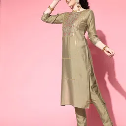 SheWill Women Green Floral Embroidered Kurta with Trousers & With Dupatta image 4
