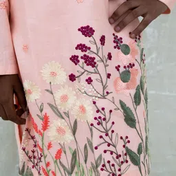 Fayon Kids Boys Floral Embroidered Thread Work Mandarin Collar Kurta With Trousers image 3