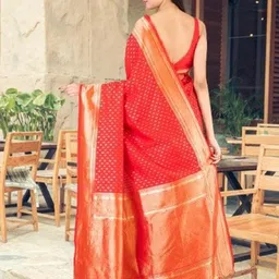 Laa Calcutta Polka Dot Silk Blend Saree image 3