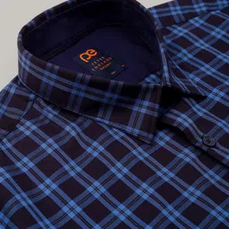 Peter England Casuals Men Spread Collar Checked Cotton Casual Shirt image 3