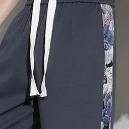 StyleCast x Revolte Men Printed Easy Wash Mid Rise Relexed Fit Trousers image 2