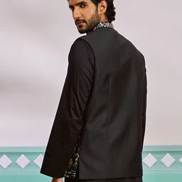 VASTRAMAY Slim Fit Embroidered Mandarin Collar Nehru Jacket image 3