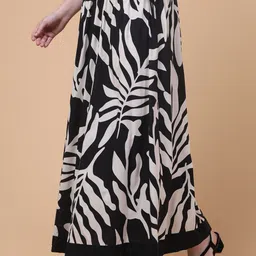 Hive91 Women Tropical Printed Flared Maxi Skirt image 4