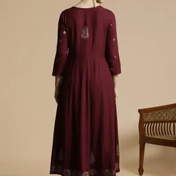 Anouk Maroon Floral Printed V-Neck Anarkali Kurta with Trousers & Dupatta image 5