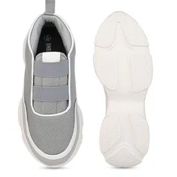 SNEAKLAB Men Slip-On Mesh Running Shoes image 5
