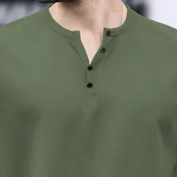 TRIPR Men Solid Regular Fit T-shirt image 2