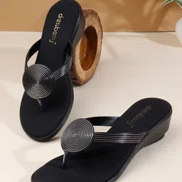 DressBerry Textured Round Toe One Toe Flats-picture-35