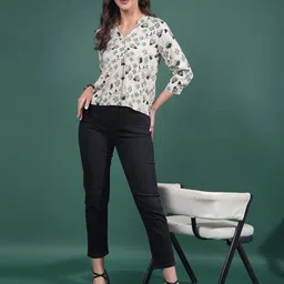 Crimsoune Club Women Ethnic Motifs Printed Crop Top image 3