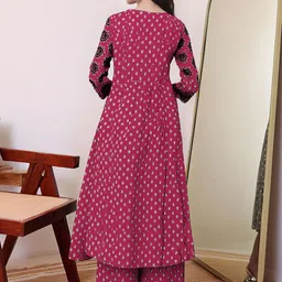 GoSriKi Women Ethnic Motifs Printed Regular Kurta with Palazzos & Dupatta image 5