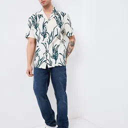 SPYKAR Men Relaxed Fit Cuban Collar Abstract Printed Cotton Casual Shirt image 3