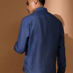 VIVEK KARUNAKARAN Men Cutaway Collar Solid Linen Slim Fit Casual Shirt image 4