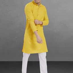 DIVISIVE Men Embroidered Thread Work Kurta image 5