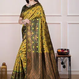 clotheva Woven Design Zari Art Silk Banarasi Saree image 3