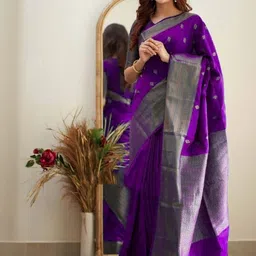 Freezeit Woven Design Zari Silk Blend Handloom Banarasi Saree image 2