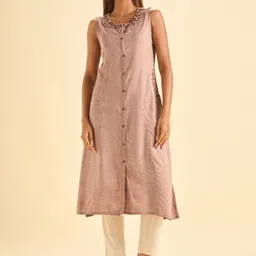 Vismay Women Floral Embroidered Sequinned Sequinned Straight Kurti-picture-24