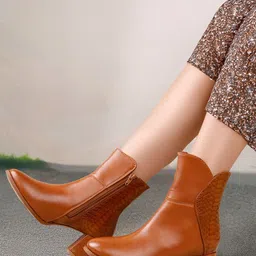 Bxxy Women Crocodile Textured Zipper Ankle Boots image 3