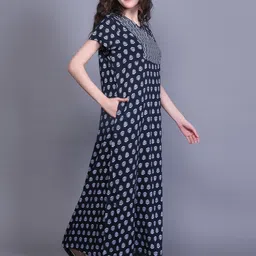 evolove Printed Maxi Nightdress image 3
