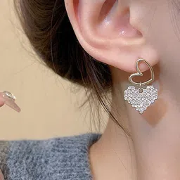 VAGHBHATT Gold-Plated Artificial Stones Studded Heart Shaped Drop Earrings image 4