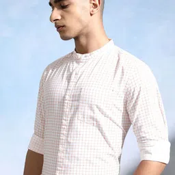 HIGHLANDER Men Slim Fit Opaque Checked Casual Shirt image 5