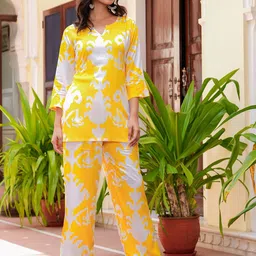 SHOBHIT Printed Top & Trousers Co-Ords image 2