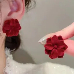 BEYTER Enamelled Versatile Design Floral Shaped Studs image 4