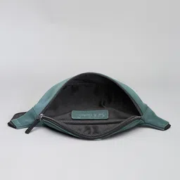 Mast & Harbour Women Solid Waist Pouch image 5