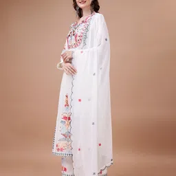 Siya Fashion Floral Embroidered Thread Work Straight Kurta With Palazzo & Dupatta image 3