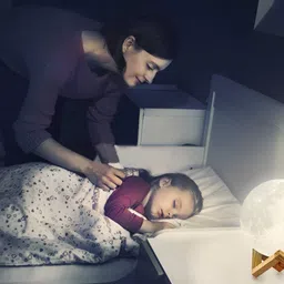 XERGY Gold-Toned Acrylic Spherical Table Lamp image 3