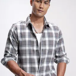 HIGHLANDER Men Comfort Fit Checked Spread Collar Casual Shirt-picture-22