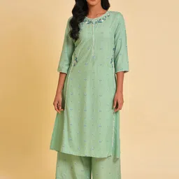 W Green Floral Embroidered Thread Work Kurta image 1
