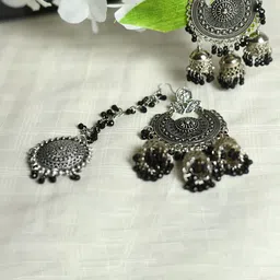 JOHARKAMAL Silver-Plated Artificial Beads Studded Maang Tikka Head Jewellery-image-40
